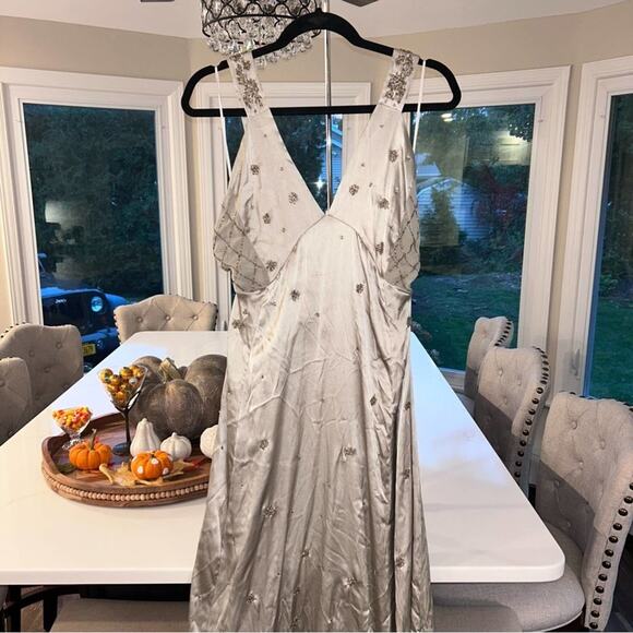 Zara Women’s Satin Dress with Embroidery Limited Edition Size M NWT - Picture 9 of 16